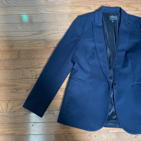 J. Crew Navy Blazer and Pant Suit Set - Size 4 - Picture 4 of 16